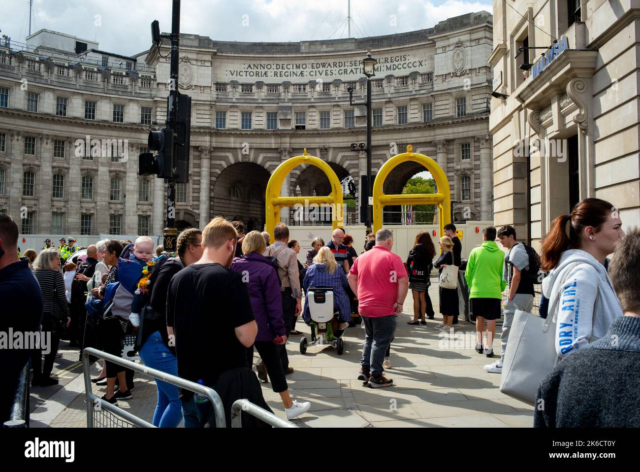Road blocks at Trafalgar Square stopping people getting to The Mall
