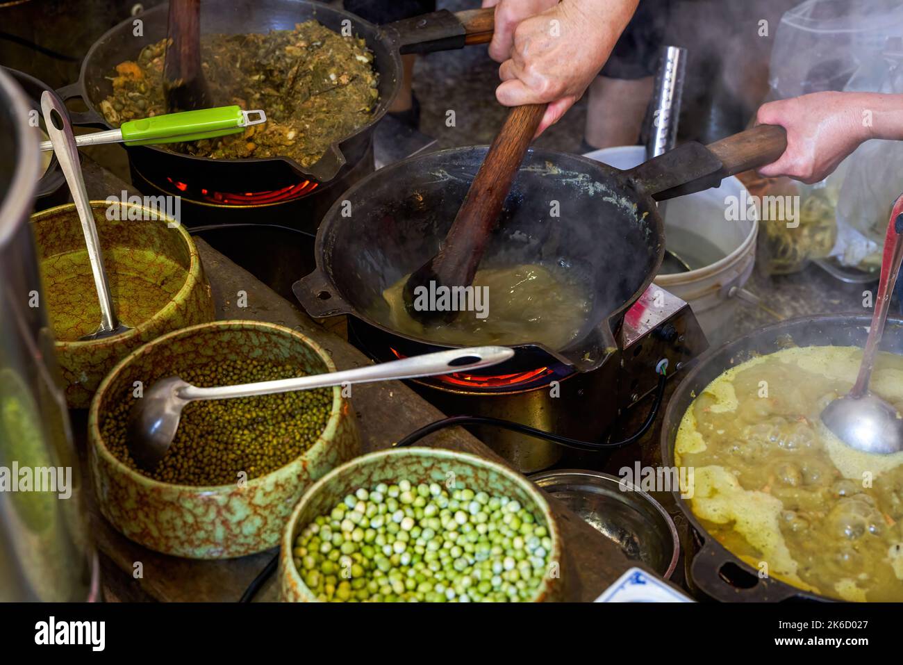 Guilis Tea Gong cheng oil tea hi-res stock photography and images - Alamy