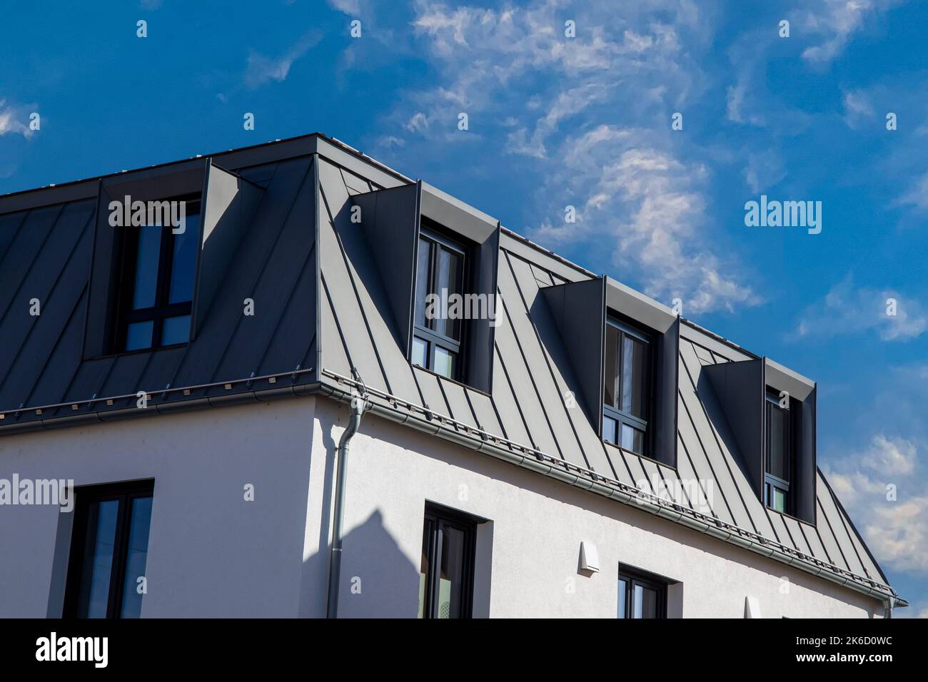 Modern residential house beautiful hi-res stock photography and images ...