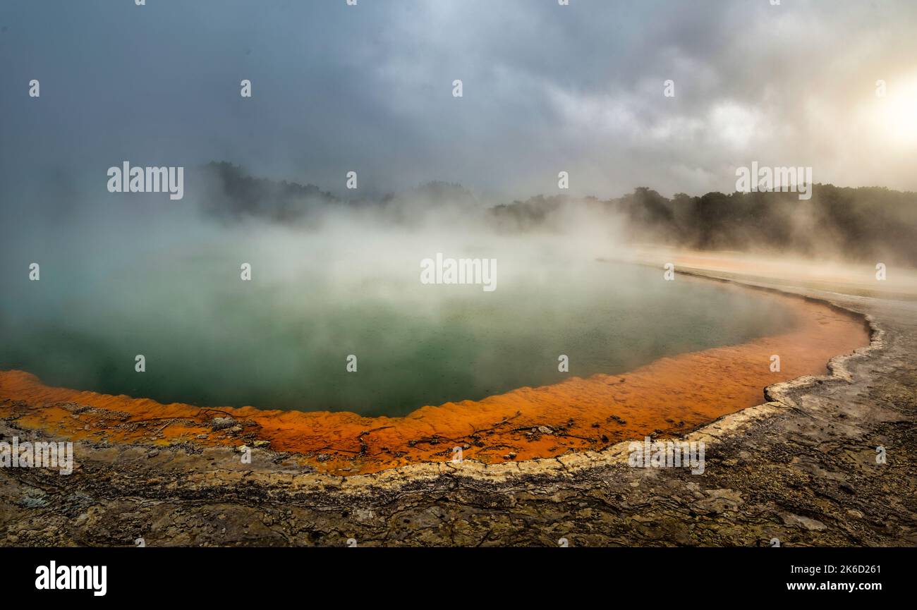 Champagne Pool, Wai-O-Tapu Thermal Wonderland, Bay of Plenty in Rotorua, New Zealand Stock Photo