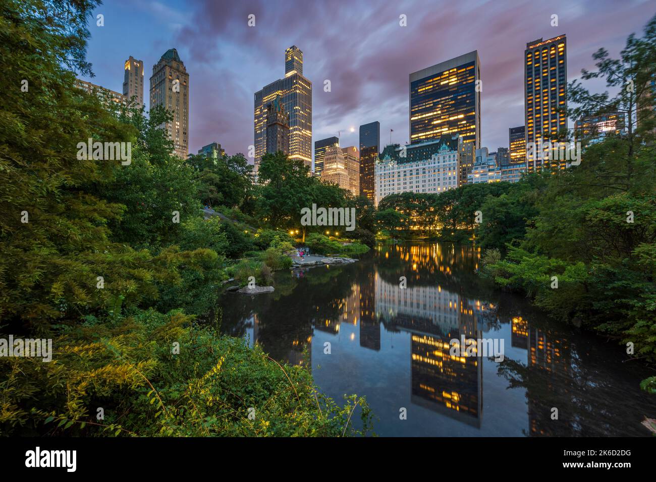 Central Park and city skyline at twilight, Manhattan, New York, USA