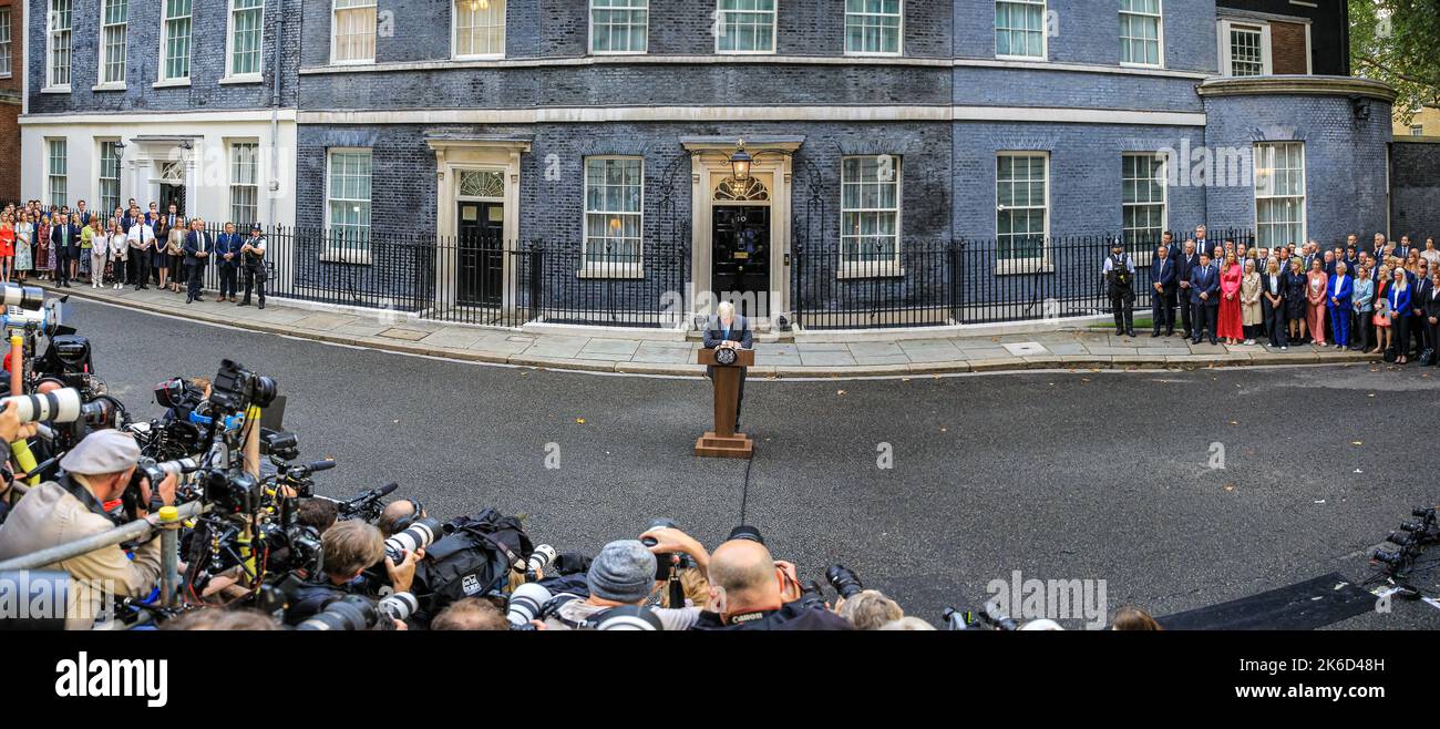Boris Johnson, British Prime Minister, delivers a farewell speech outside Downing Street, pano stitch Stock Photo