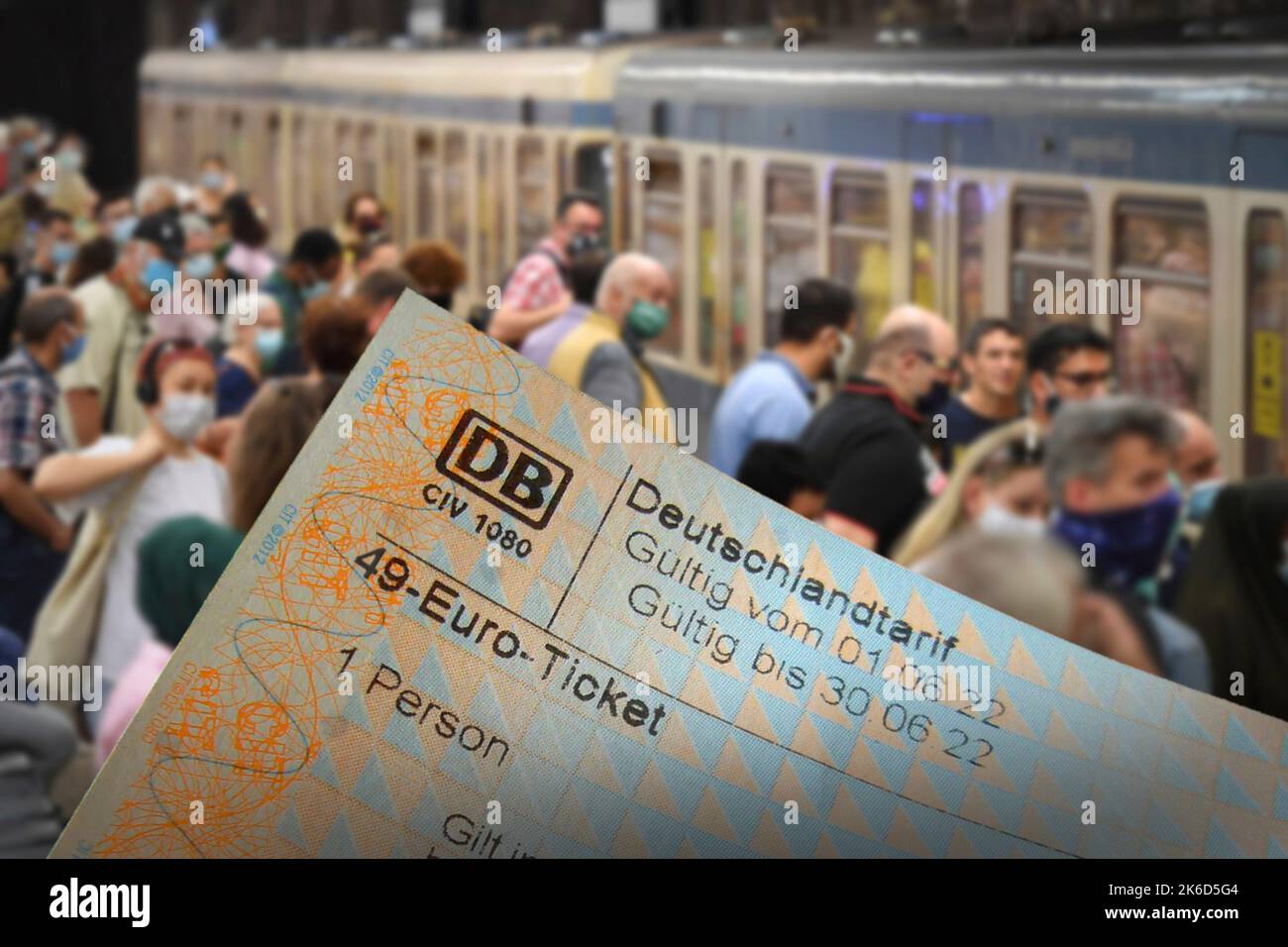 Munich, Deutschland. 13th Oct, 2022. PHOTO ASSEMBLY Topic image of the federal and state