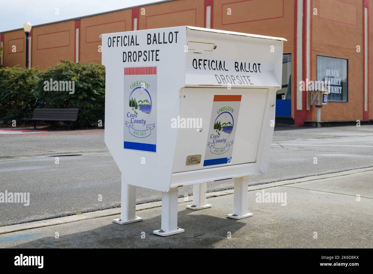 Coos Bay, OR, USA - September 18, 2022; Official standalone roadside ballot drop site in Coos County Oregon for mail in voting during election Stock Photo