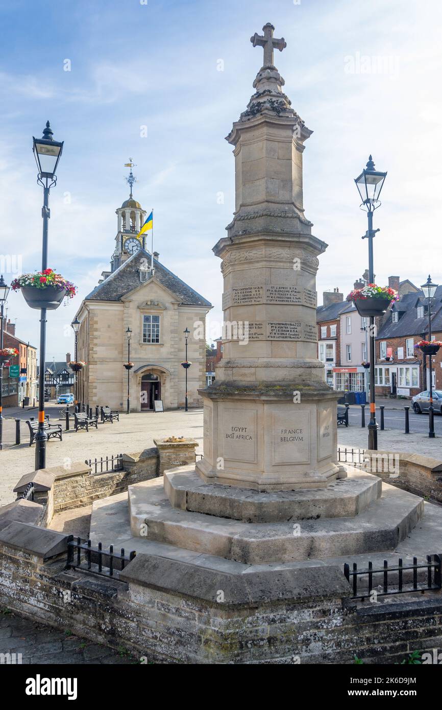 War Memorial and Georgian Town Hall, Market Place, Brackley ...