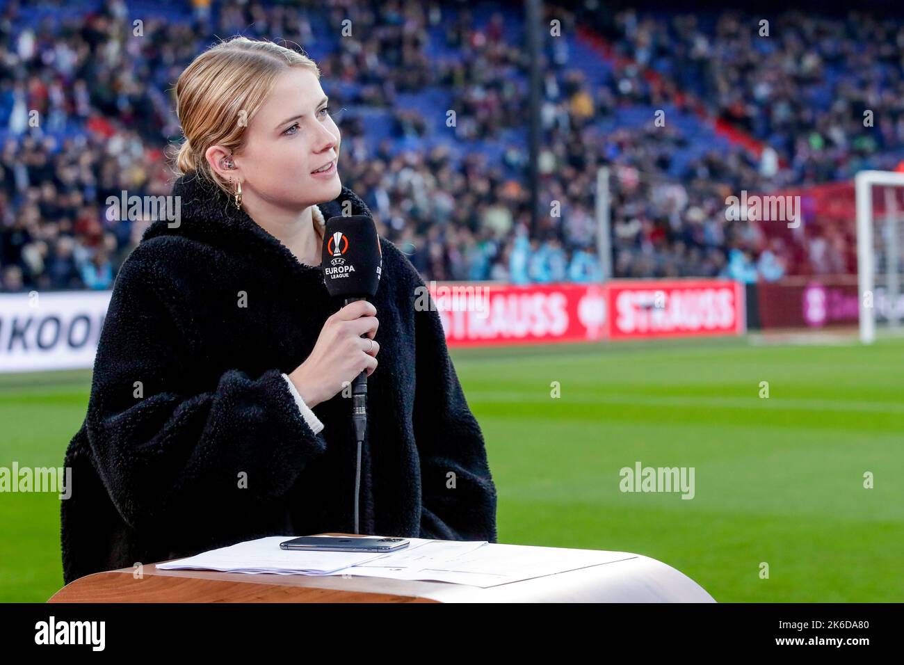 ROTTERDAM, NETHERLANDS - OCTOBER 13: Presentators Noa Vahle during the UEFA Europa League - Group F match between Feyenoord Rotterdam and FC Midtjylland at De Kuip on October 13, 2022 in Rotterdam, Netherlands (Photo by Broer van den Boom/Orange Pictures) Stock Photo
