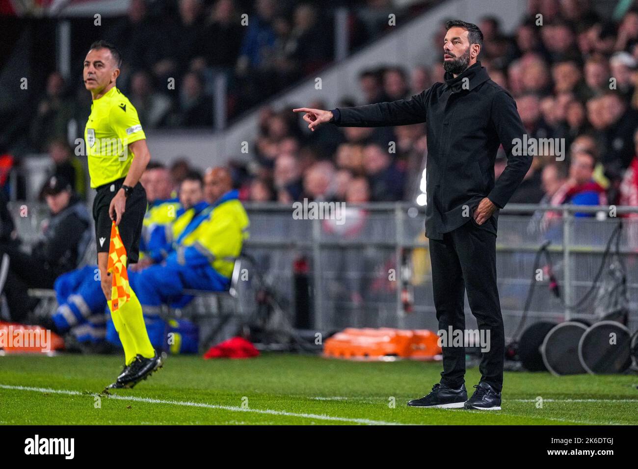 EINDHOVEN, NETHERLANDS - OCTOBER 13: Head Coach Ruud van Nistelrooy of PSV Eindhoven during the UEFA Europa League match between PSV Eindhoven and FC Zurich at Philips Stadion on October 13, 2022 in Eindhoven, Netherlands (Photo by Geert van Erven/Orange Pictures) Stock Photo