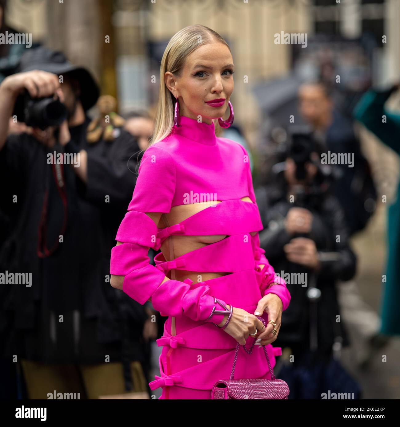 Leonie Hanne Street Style before Valentino during Paris Fashion Week SS23 Stock Photo