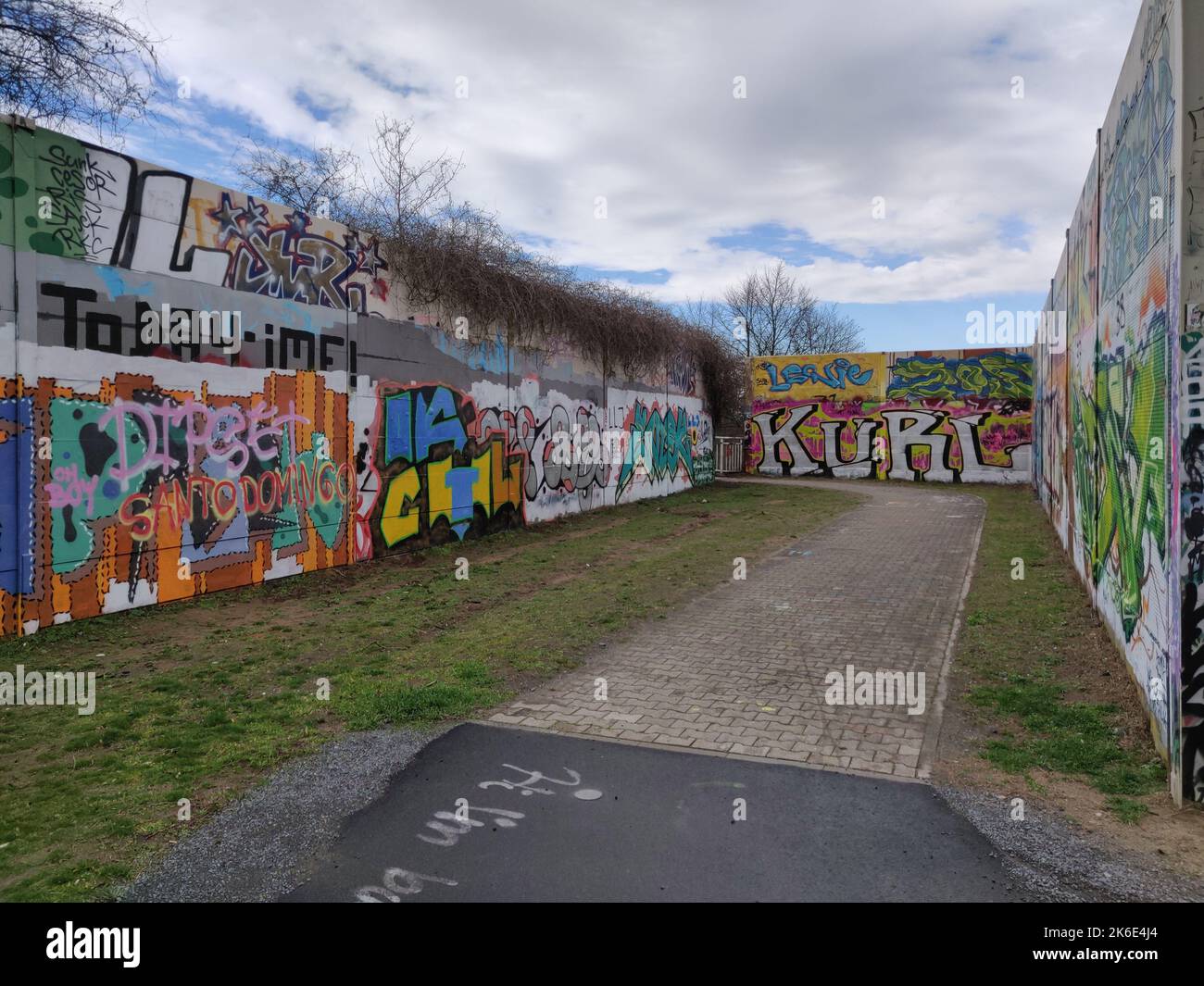 Walls covered in art hi-res stock photography and images - Alamy