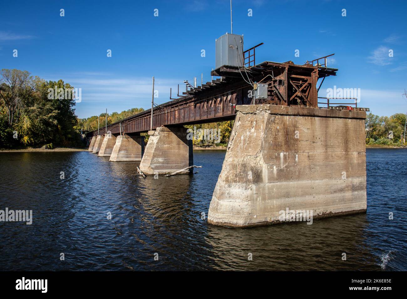 Bridge across mississippi river hi-res stock photography and images - Alamy
