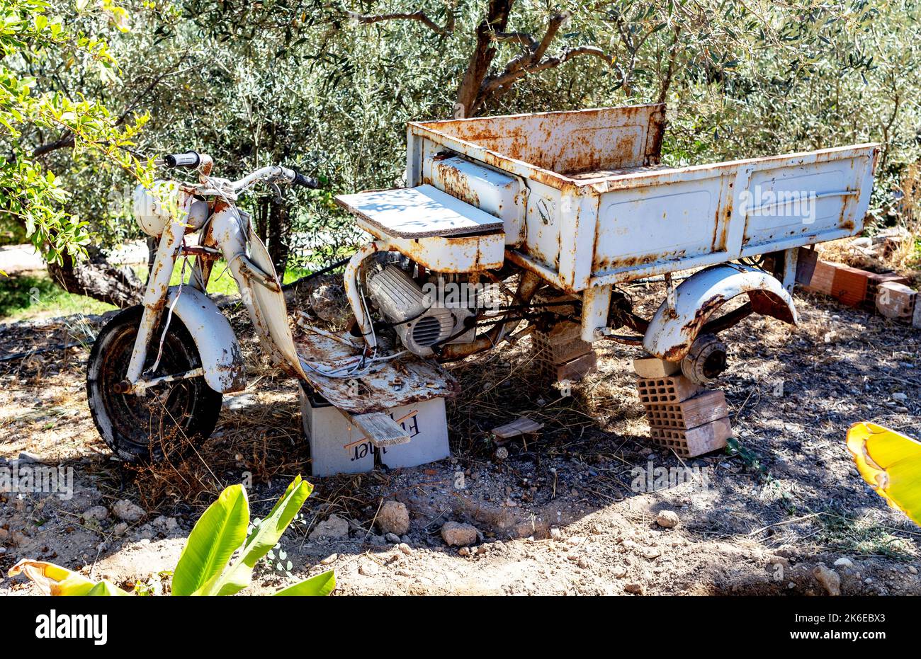 Abandoned 3 Wheeler Piaggio Pick Up Lindos Greece Stock Photo - Alamy