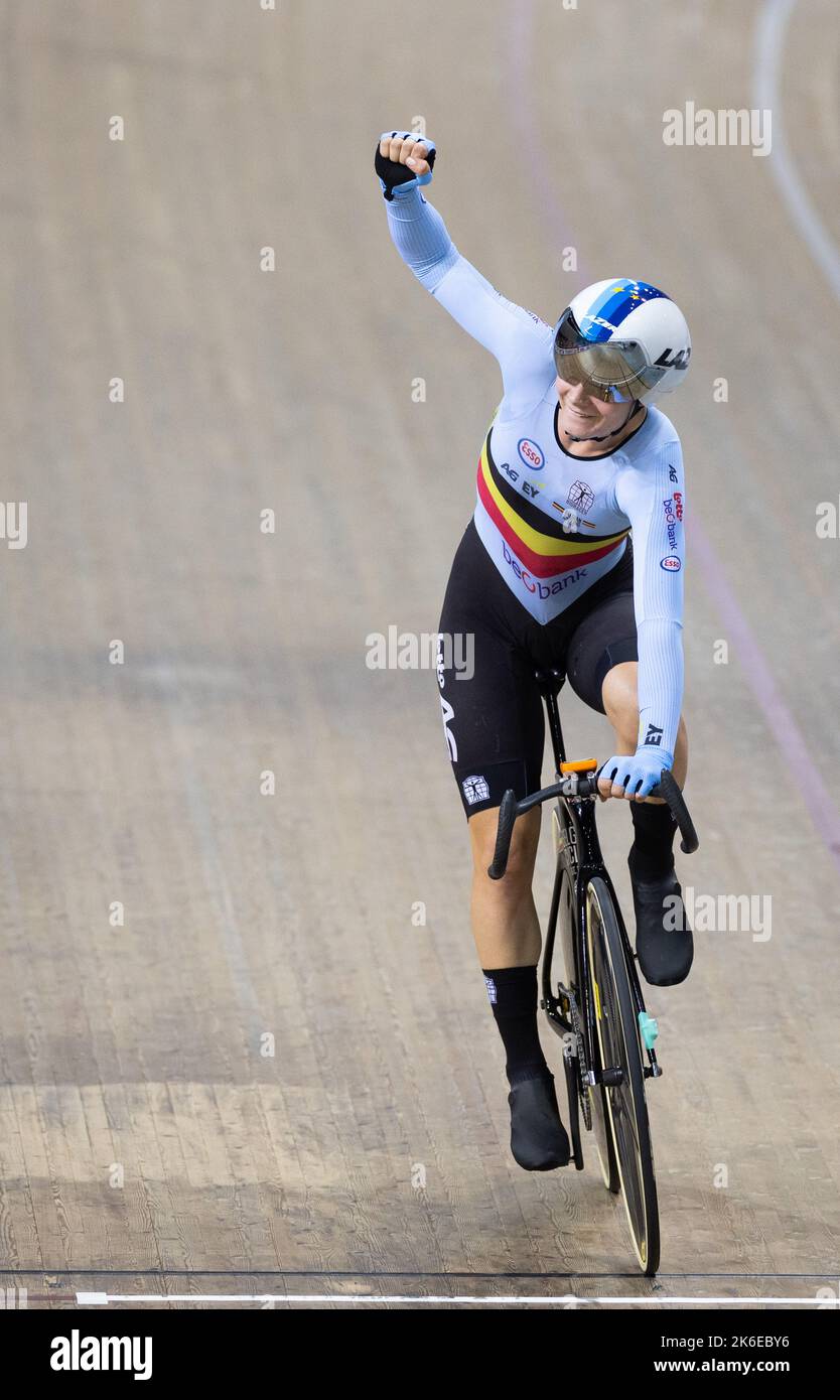 Montigny-le-Bretonneux, France, 12 October 2022. Belgian Lotte Kopecky celebrates as she finished first and won a gold medal at the Women's elimination race track cycling event at the 2022 world championships track cycling in Saint-Quentin-en-Yvelines velodrome in Montigny-le-Bretonneux, France, Wednesday 12 October 2022. The World Championships take place from 12 to 16 October 2022. BELGA PHOTO BENOIT DOPPAGNE Stock Photo
