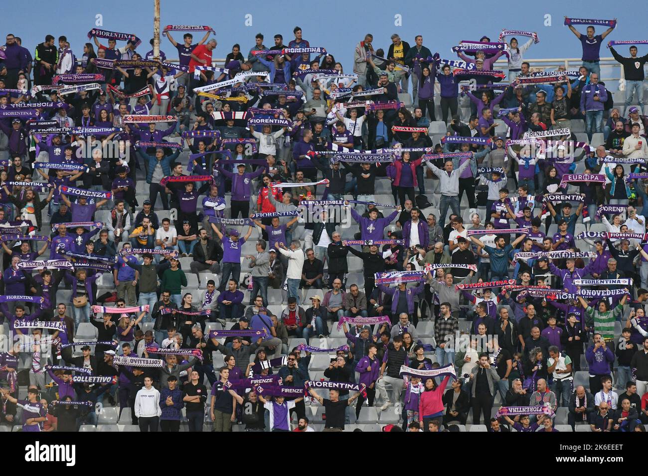 Florence, Italy. 13th Oct, 2022. Fans of ACF Fiorentina during ACF Fiorentina vs Heart of Midlothian FC, UEFA Conference League football match in Florence, Italy, October 13 2022 Credit: Independent Photo Agency/Alamy Live News Stock Photo