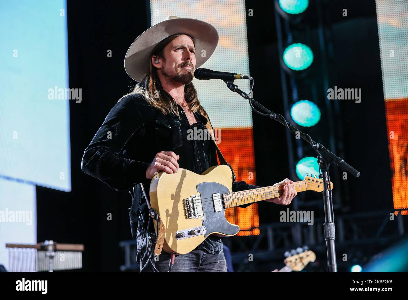 Lukas nelson hi-res stock photography and images - Alamy