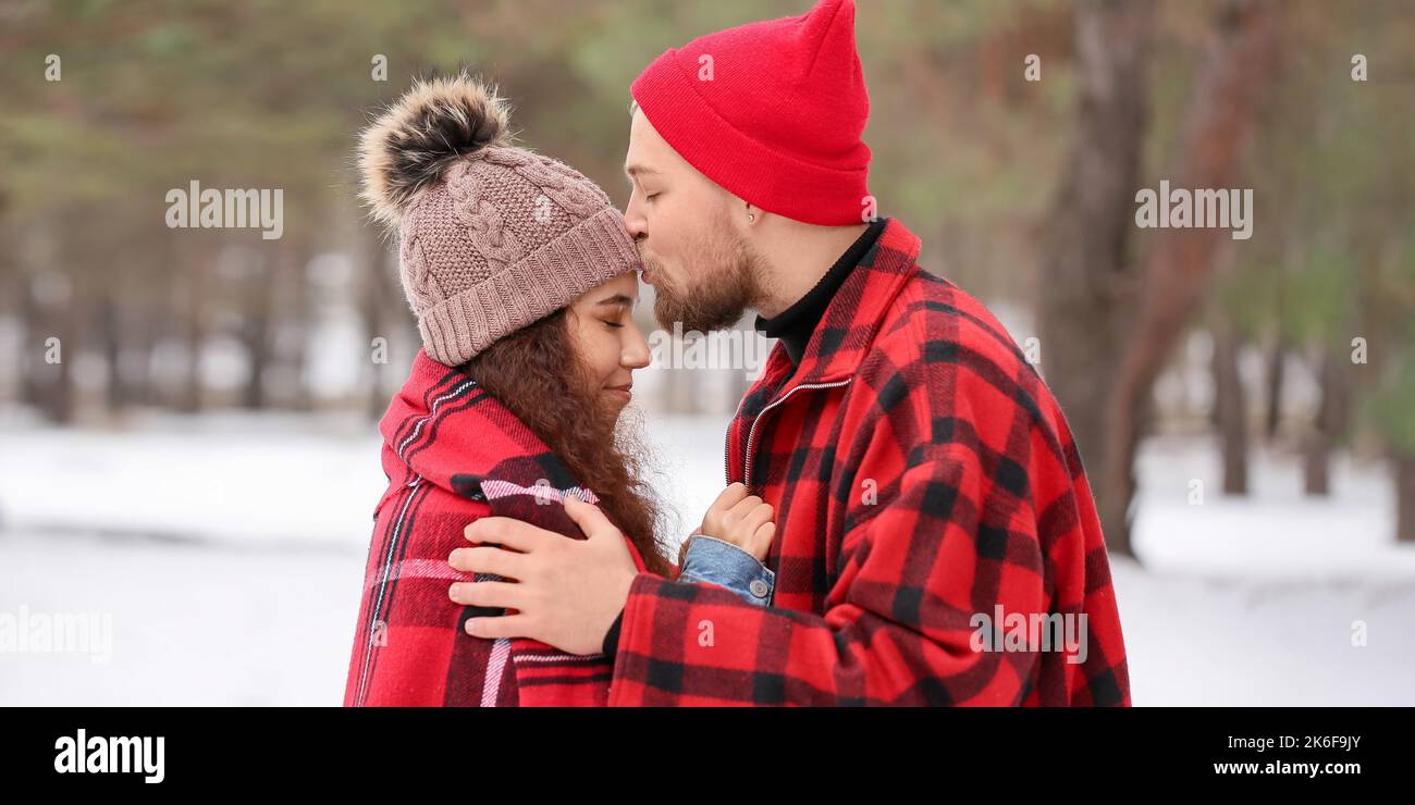 Interracial couple forest hi-res stock photography and images - Alamy