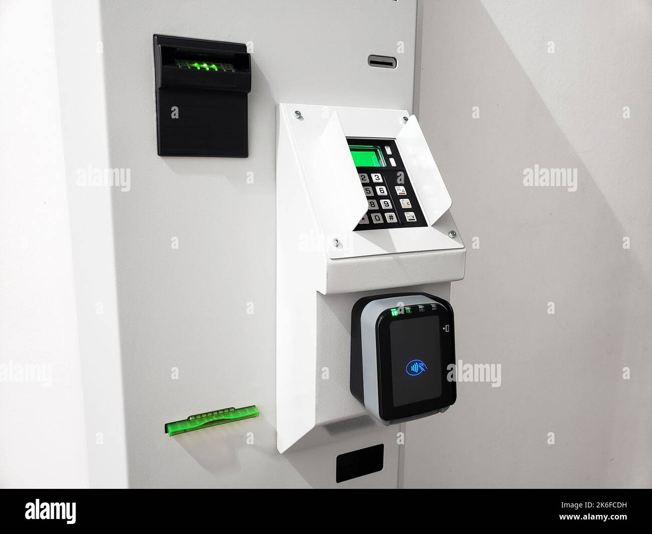 NFC enabled ATM card reading system close up Stock Photo Alamy