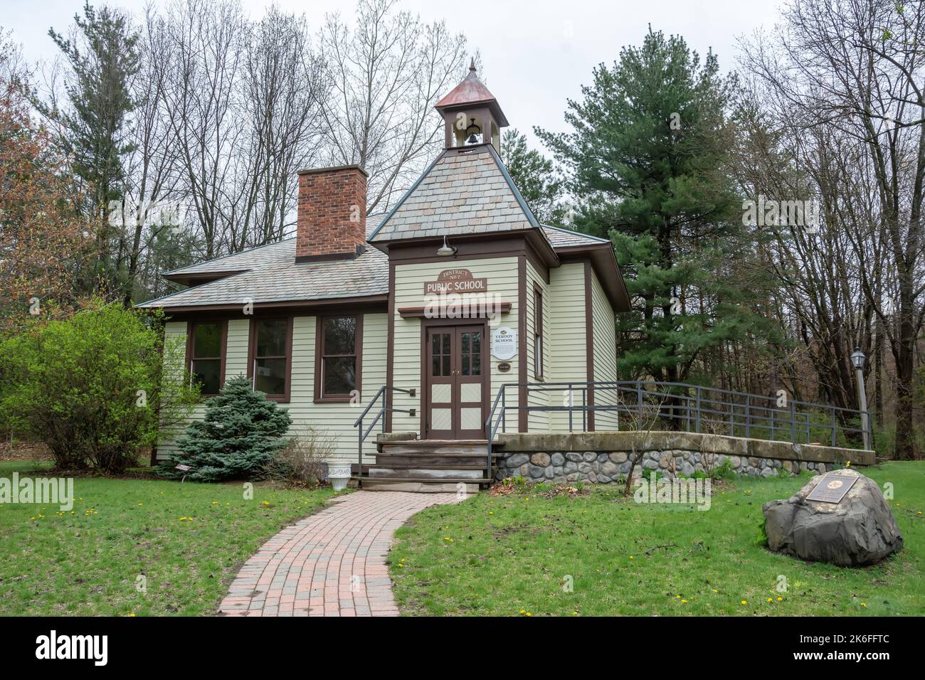 Traditional schoolhouse hires stock photography and images Alamy