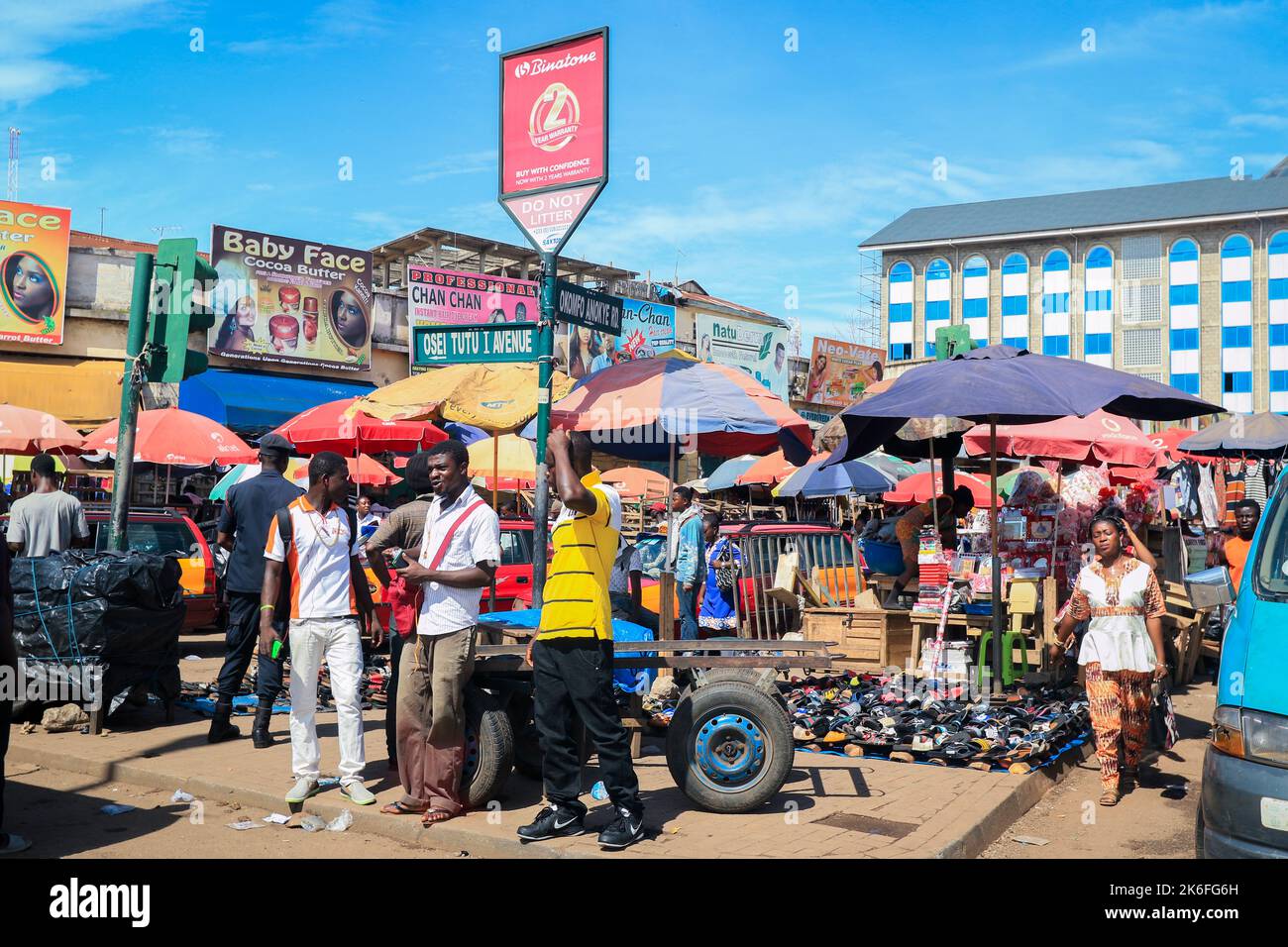 Kumasi, Ghana - April 04, 2022: Busy Street near the Ghana Central Market in Kumasi Stock Photo