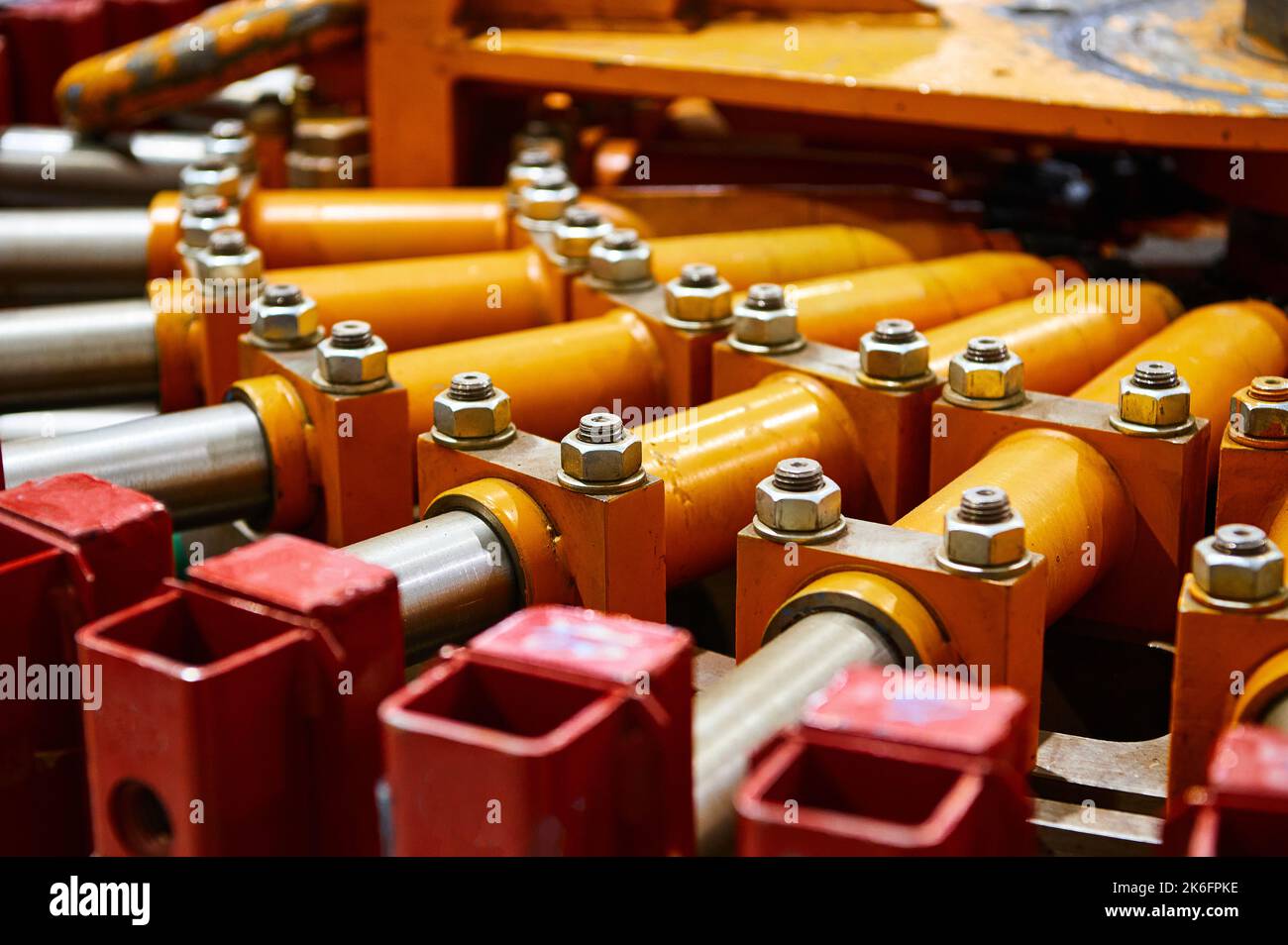 Metal prefabricated equipment for winding the core of an electric motor