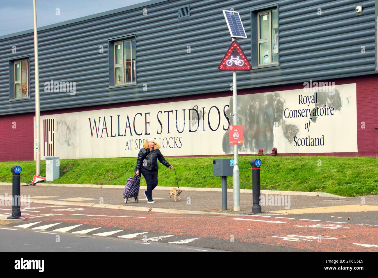 Royal Conservatoire of Scotland  Wallace Studios Campus at  Speirs Locks. new cycle path lights system Glasgow, Scotland, UK Stock Photo