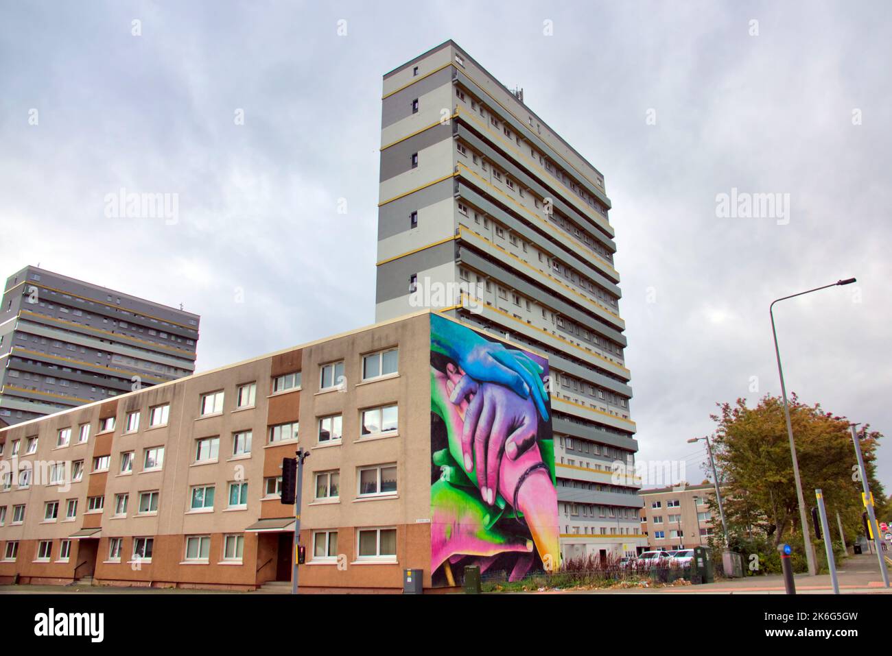 council high flats and council housing with mural on end wall  St George's Road Stock Photo