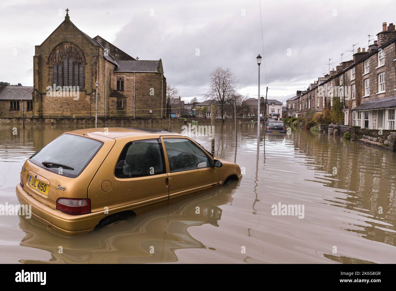 Kendal, Cumbria - December 6th 2015 - Flooded vehicles in Kendal, Cumbria on the 6th of December 2015 after Storm Desmond. Pic Credit: Scott CM/Alamy Live News Stock Photo