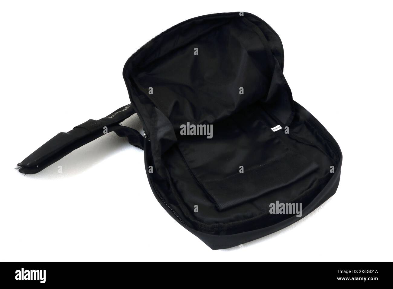 Black shoulder bag hi-res stock photography and images - Alamy
