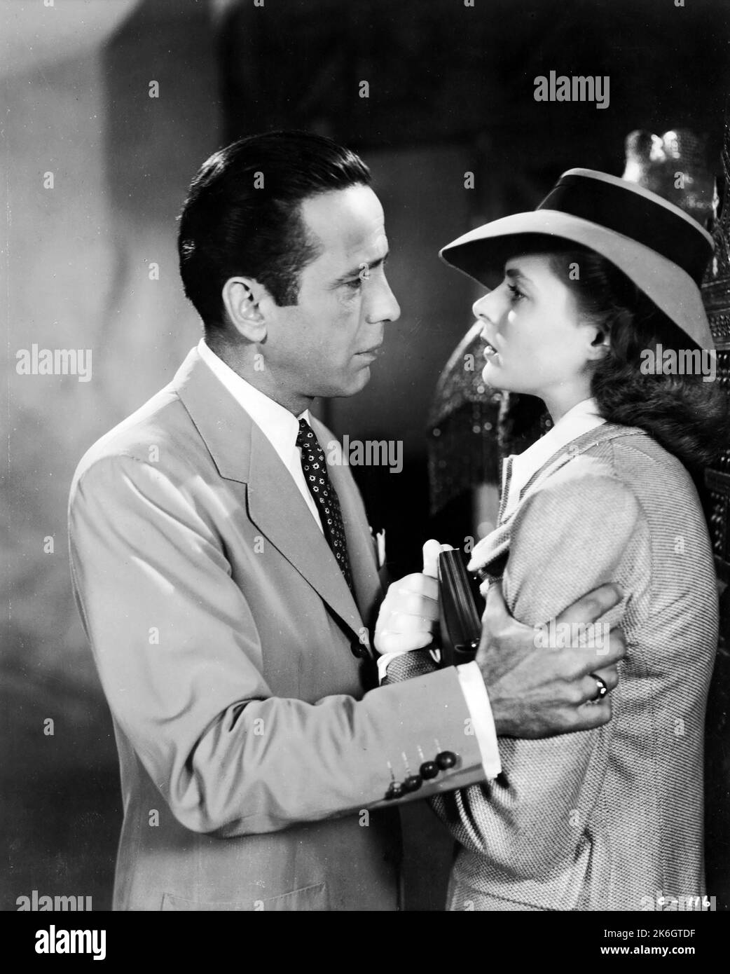 Casablanca (1942 film). Starring  Humphrey Bogart (Rick Blaine), Ingrid Bergman (Ilsa Lund) Stock Photo