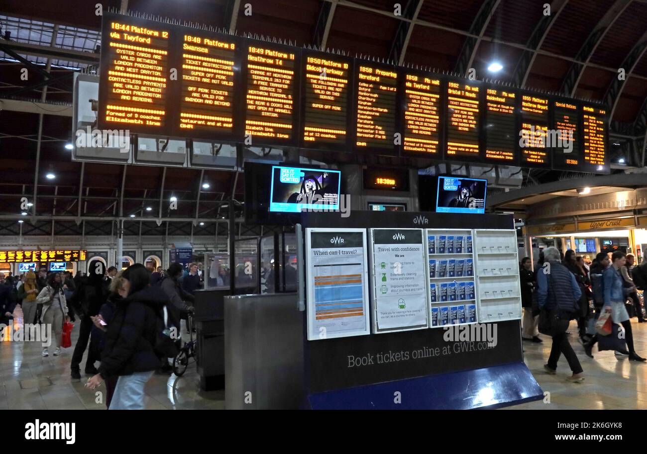 Paddington Railway Station, Bayswater, London, England, UK - GWR departure boards at Peak times Stock Photo