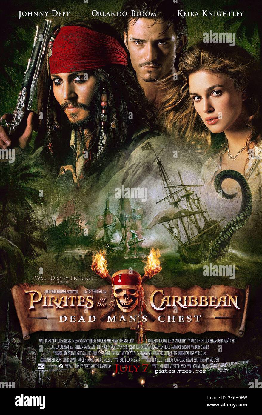 Pirates Of The Caribbean Dead Man's Chest 2006 Johnny Depp, Orlando Bloom & Keira Knightley poster Stock Photo