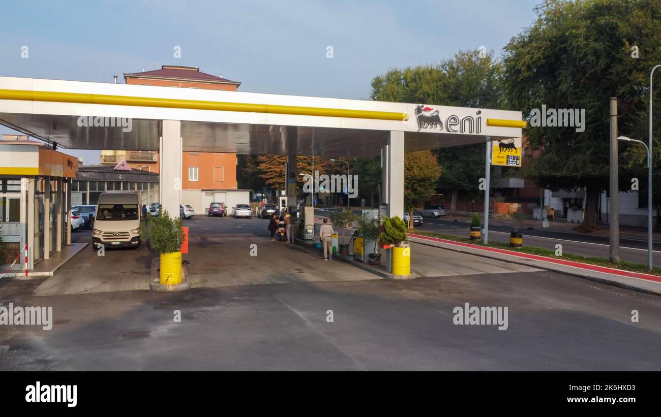 Natural gas tank italy hires stock photography and images Alamy