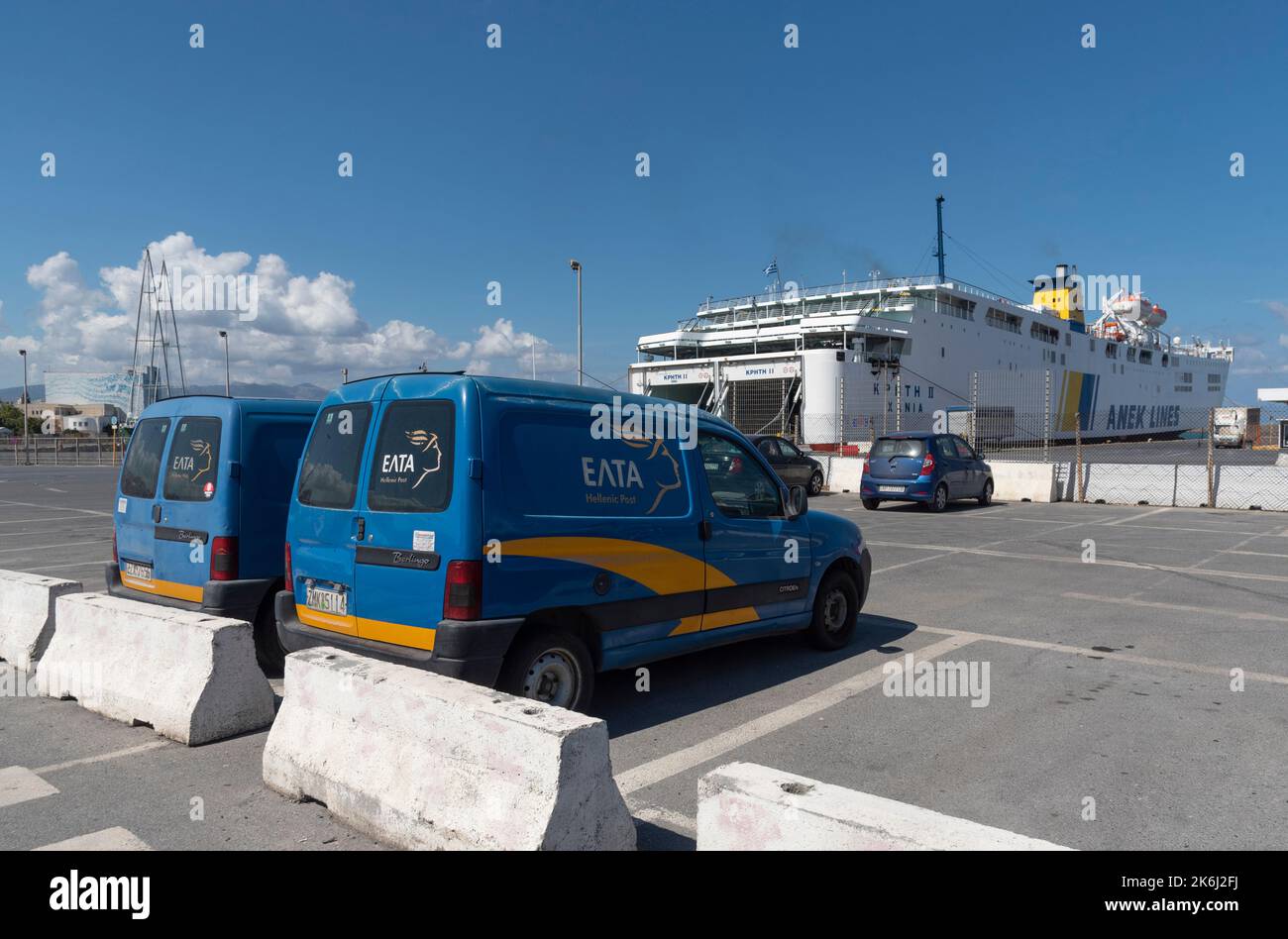 Fleet of vans hi-res stock photography and images - Page 2 - Alamy