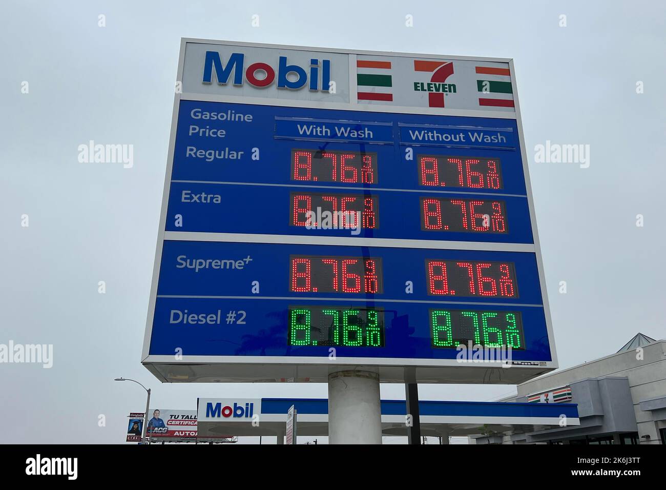 Los Angeles, United States. 13th Oct, 2022. Gasoline prices of 8.76