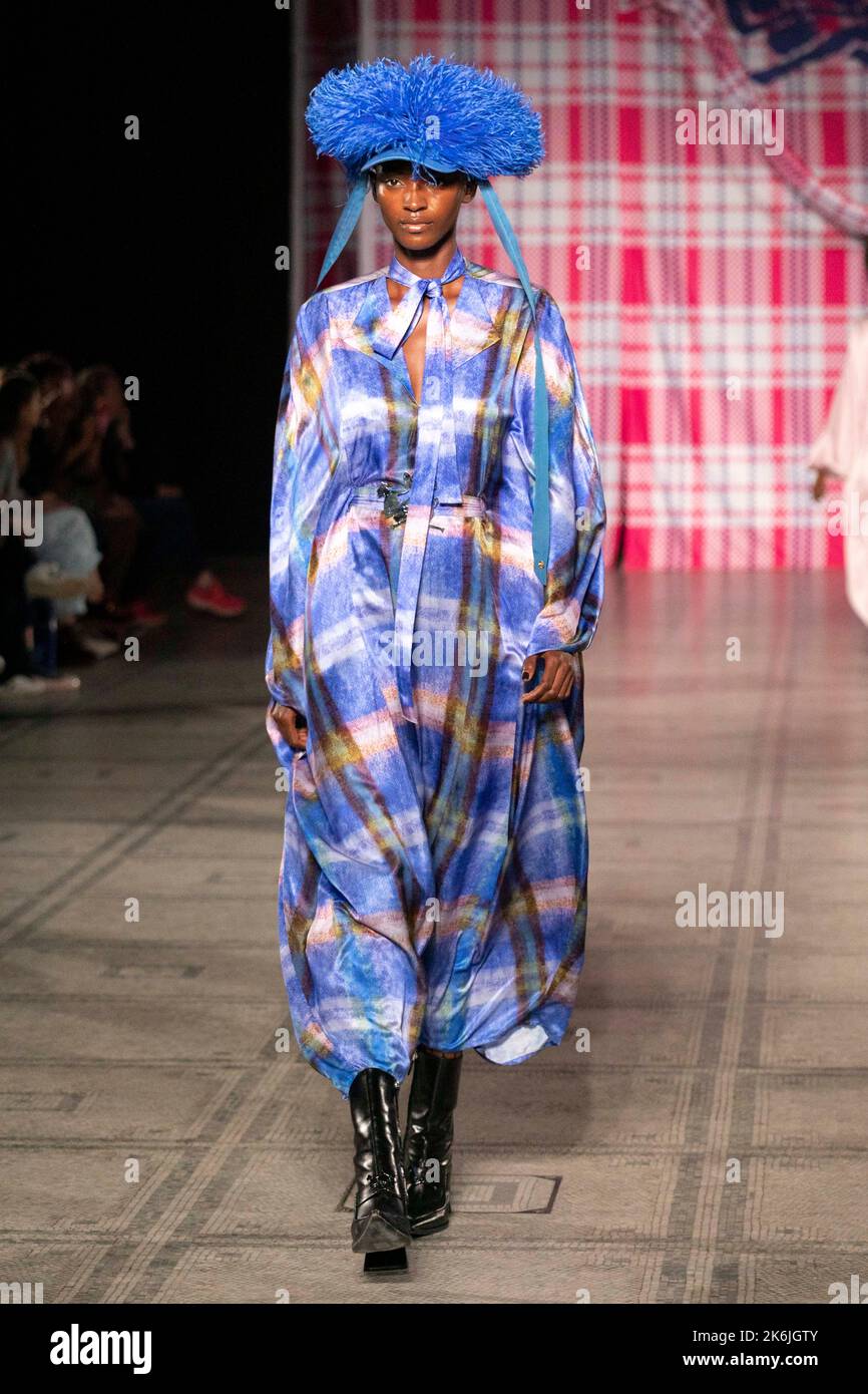 Fashion in Motion: Thebe Magugu takes place at V&A Museum today in celebration of African Fashion.   Image shot on 7th Oct 2022.  © Belinda Jiao   jia Stock Photo