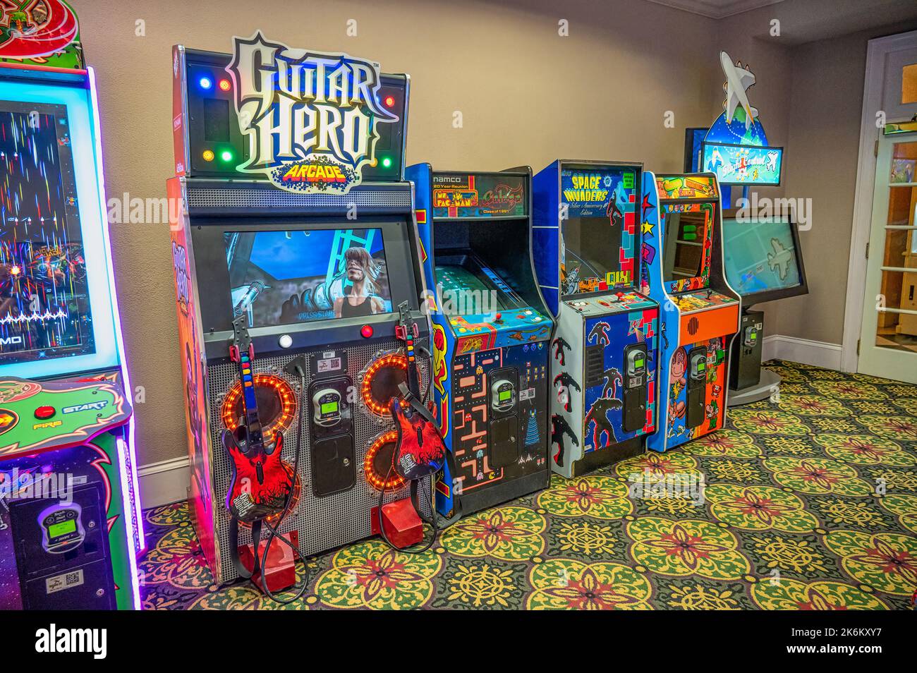 OrLANDO, UNITED STATES, 22ND SEPTERBER 2022 Various games machines in
