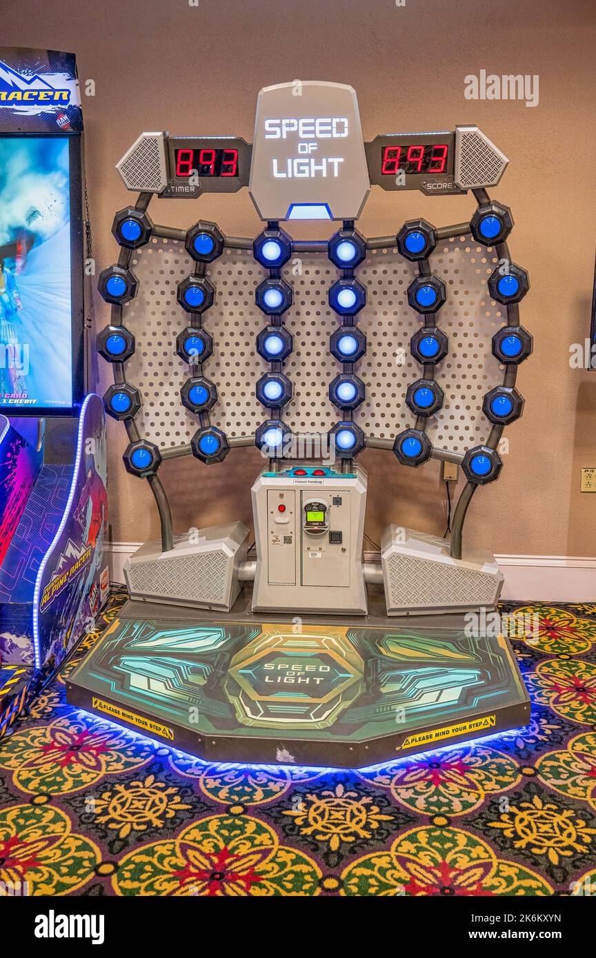 OrLANDO, UNITED STATES, 22ND SEPTERBER 2022 Various games machines in