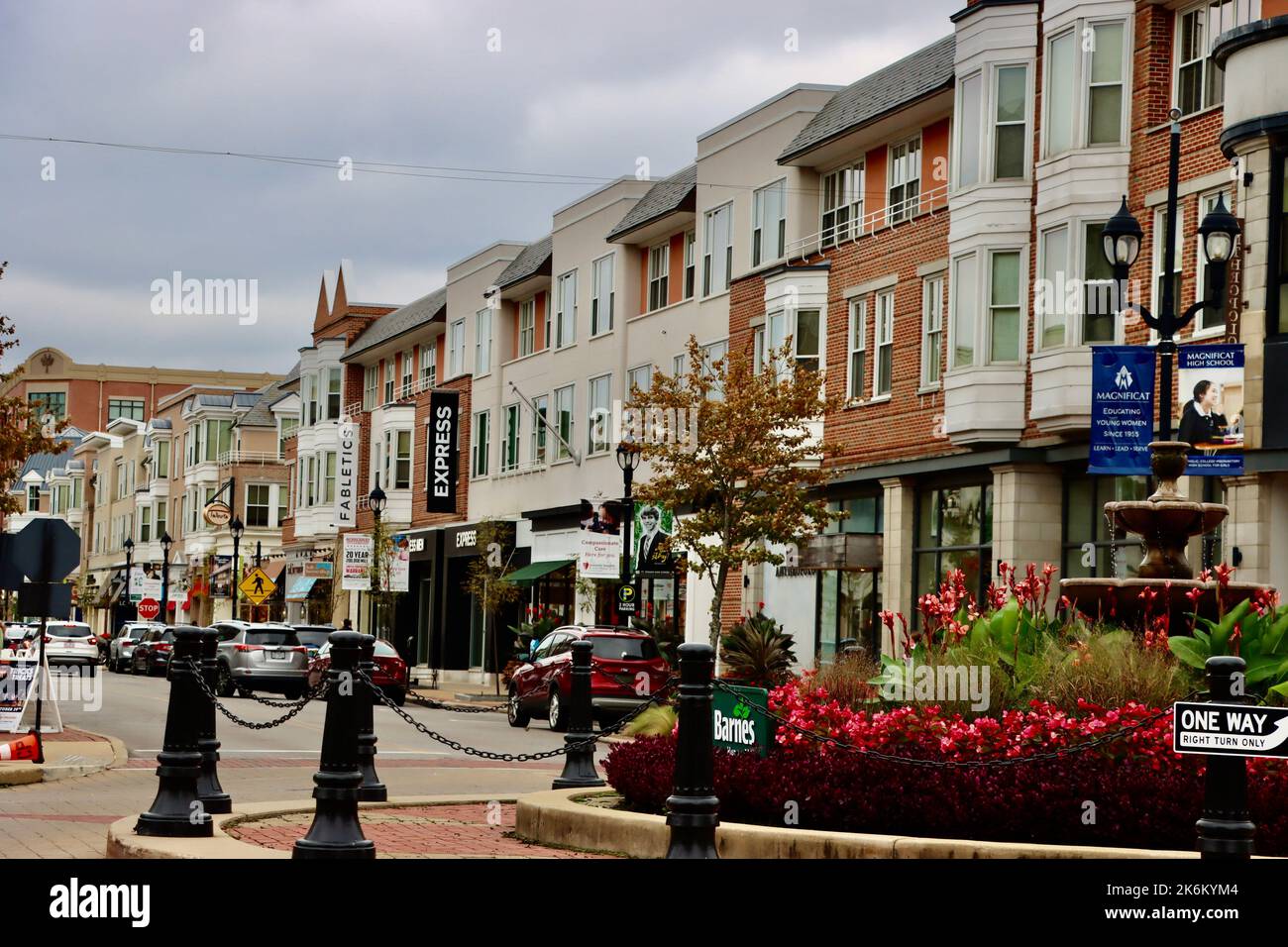 Buildings with shops and restaurants at Crocker Park in Westlake, Ohio Stock Photo