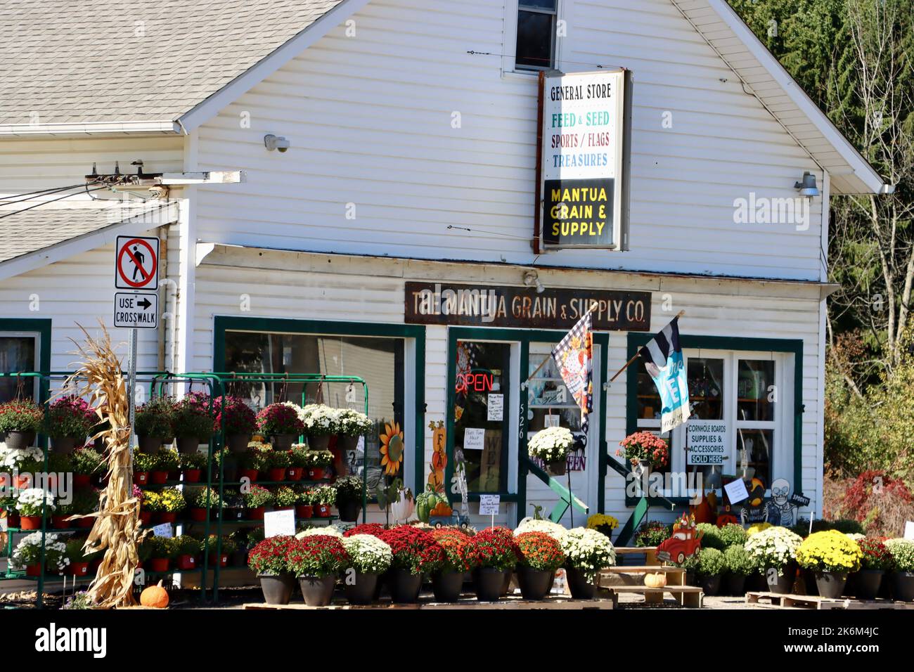 Old fashioned general store sign hires stock photography and images