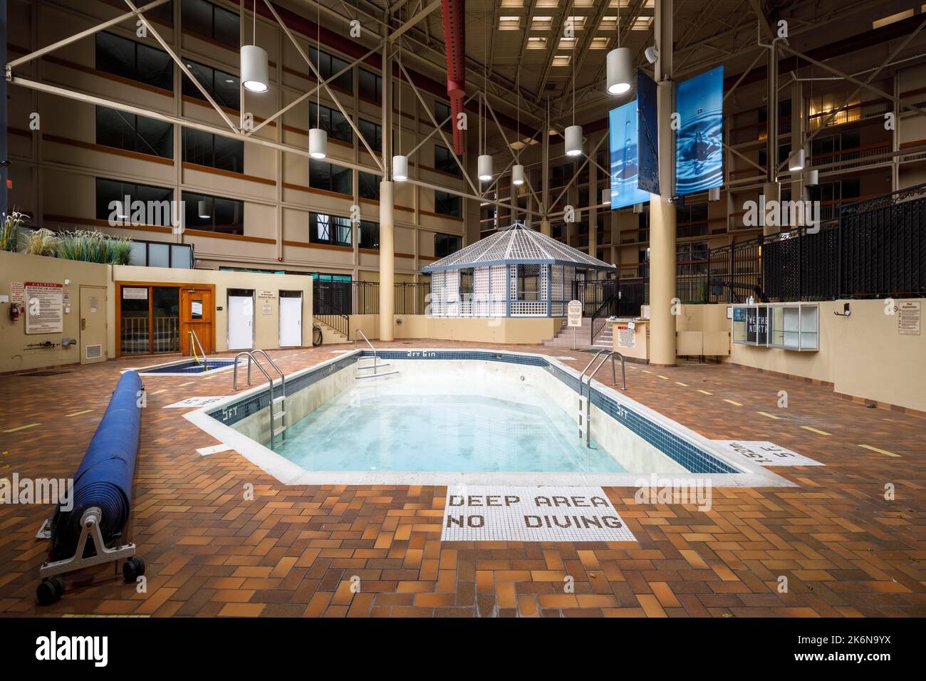 The indoor swimming pool at the now demolished Holiday Inn Yorkdale Hotel in Toronto, Ontario, Canada. Stock Photo