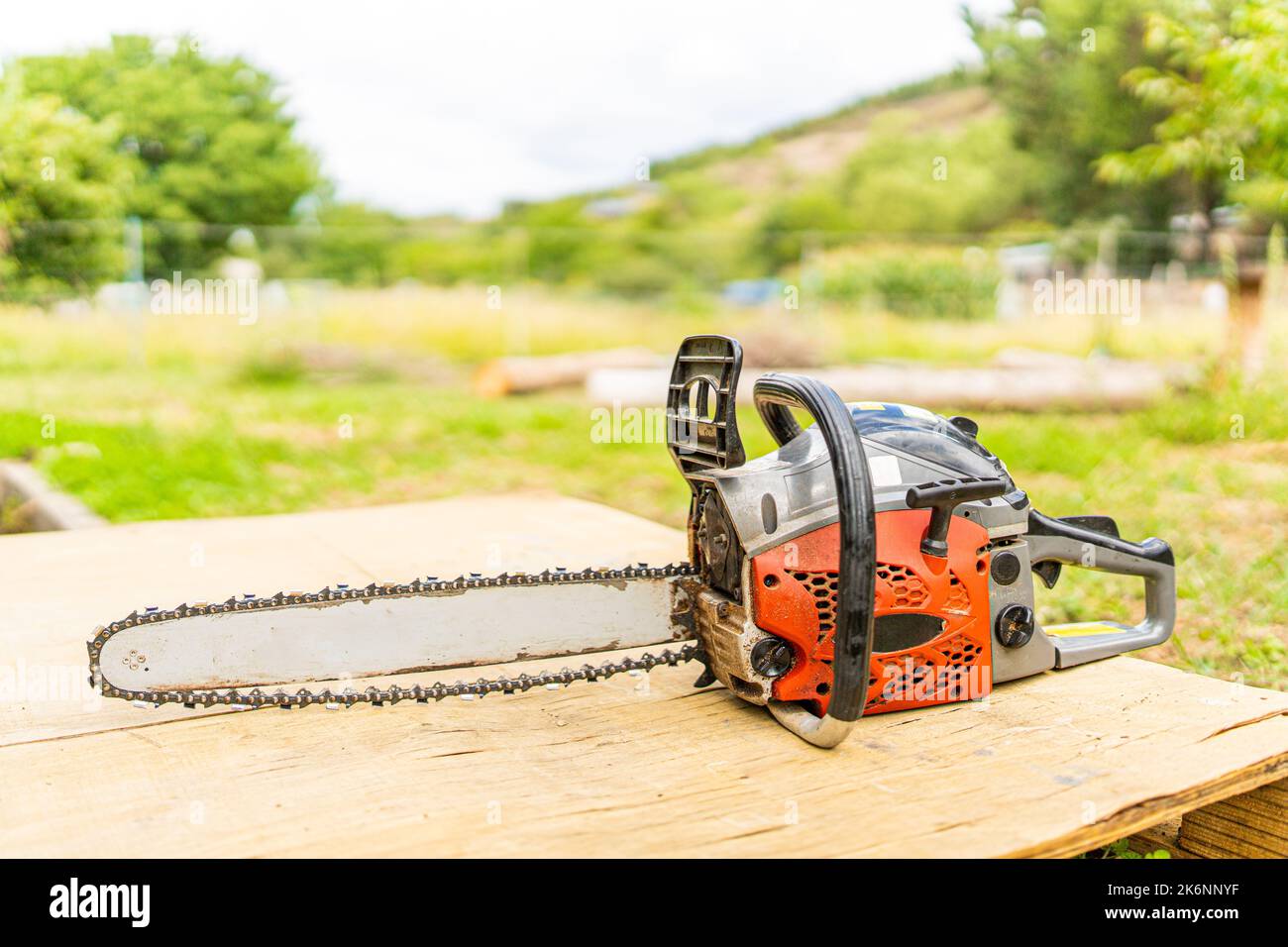 Chainsaw teeth hi-res stock photography and images - Alamy