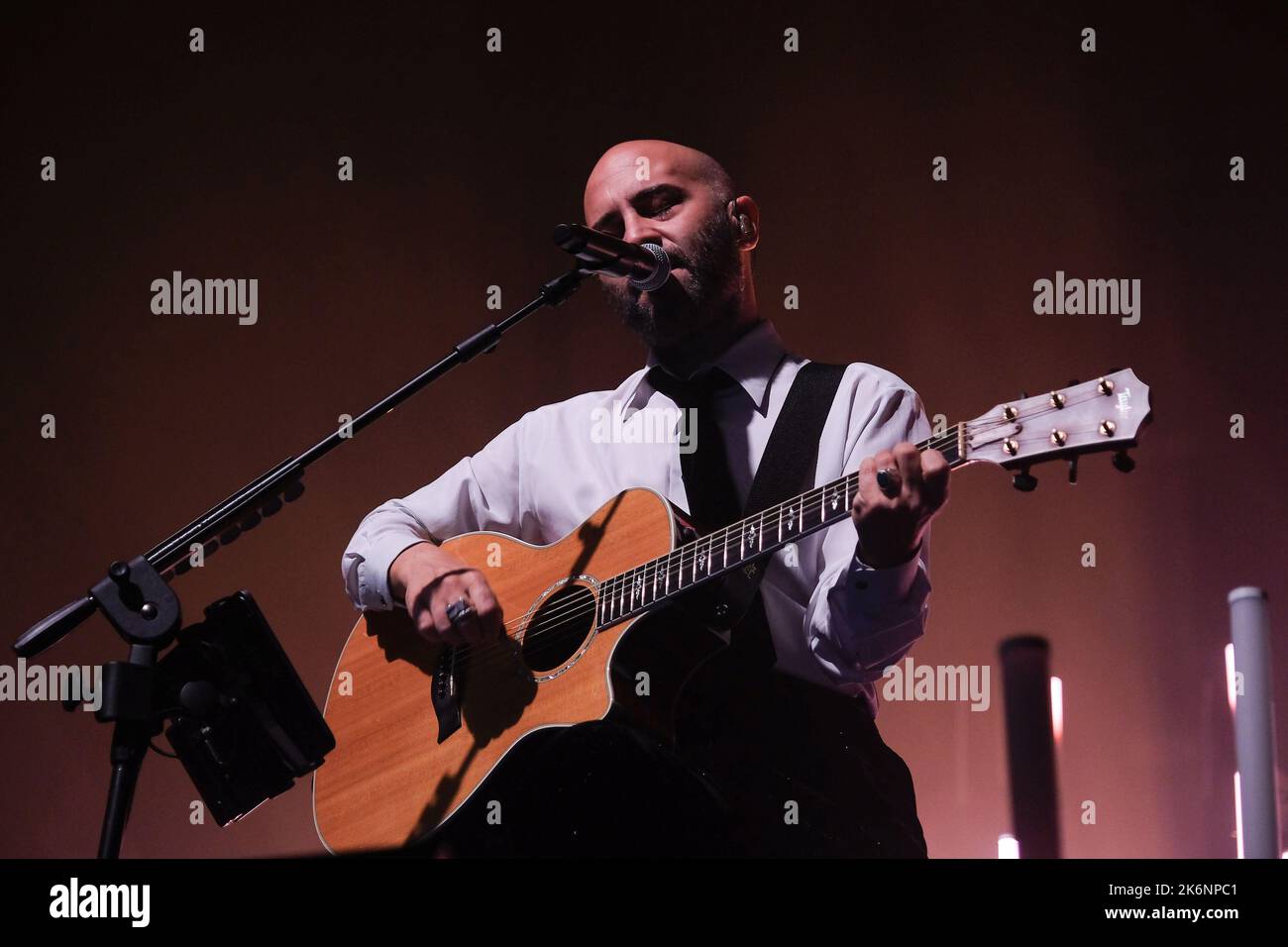 Gran Teatro Morato, Brescia, Italy, October 14, 2022, Giuliano Sangiorgi - Negramaro   during  NEGRAMARO - Unplugged European Tour 2022  - Music Conce Stock Photo