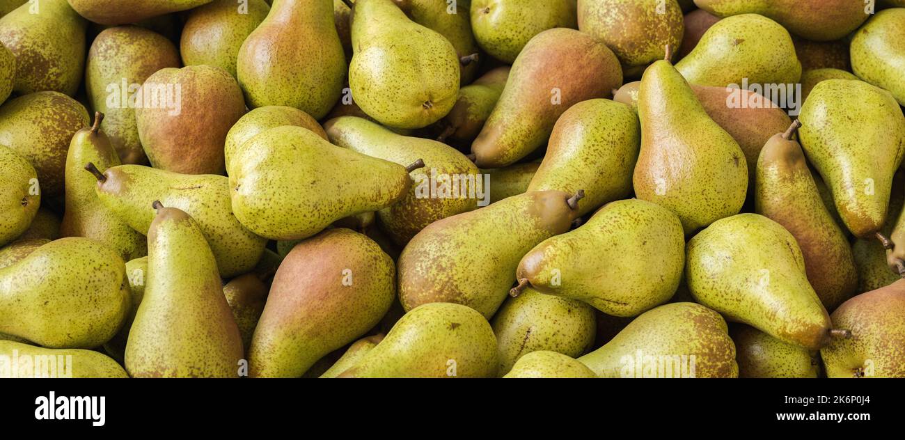 pile of Pears, vegan food Stock Photo