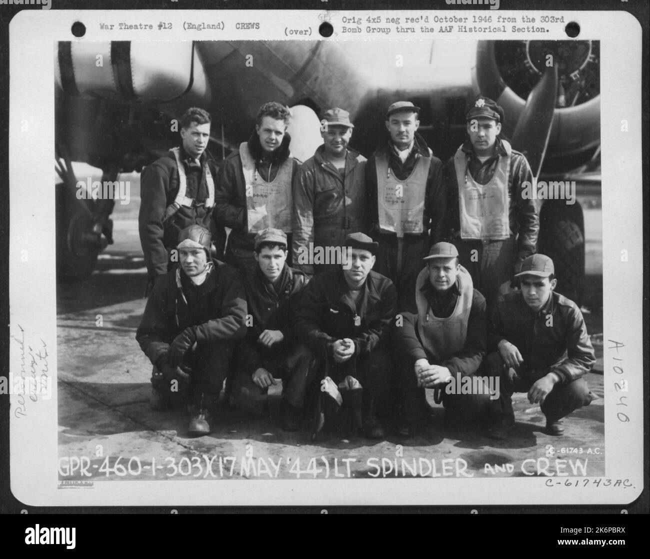 Lt. Spindler And Crew Of The 303Rd Bomb Group Beside A Boeing B-17, England. 17 May 1944. Stock Photo