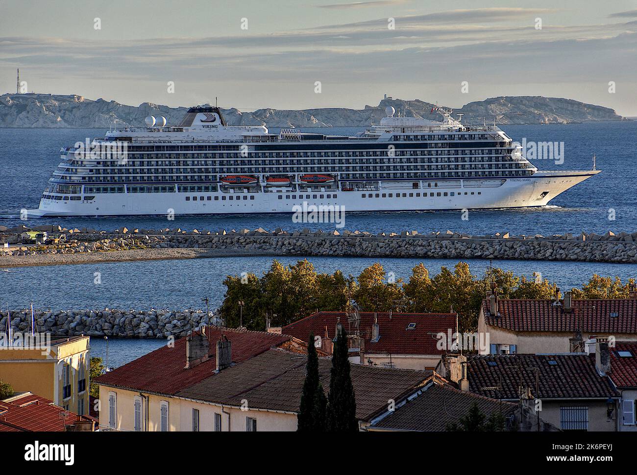 Marseille, France. 14th Oct, 2022. Viking Mars cruise liner leaves the French Mediterranean port of Marseille. Credit: SOPA Images Limited/Alamy Live News Stock Photo