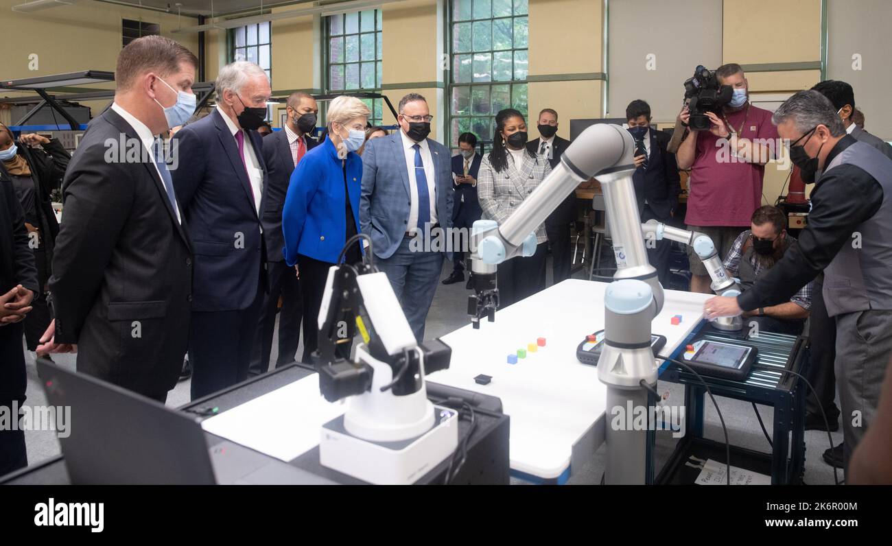 Boston, USA. 14th Oct, 2022. Boston, USA. 14 October, 2022. U.S Secretary of Labor Marty Walsh, left, Senators Ed Markey, Elizabeth Warren and Education Secretary Miguel Cardona, right, watch a robotics demonstration during a tour of Benjamin Franklin Cummings Institute of Technology, October 14, 2022 in Boston, Massachusetts. Credit: Joshua Hoover/Dept of Education/Alamy Live News Stock Photo