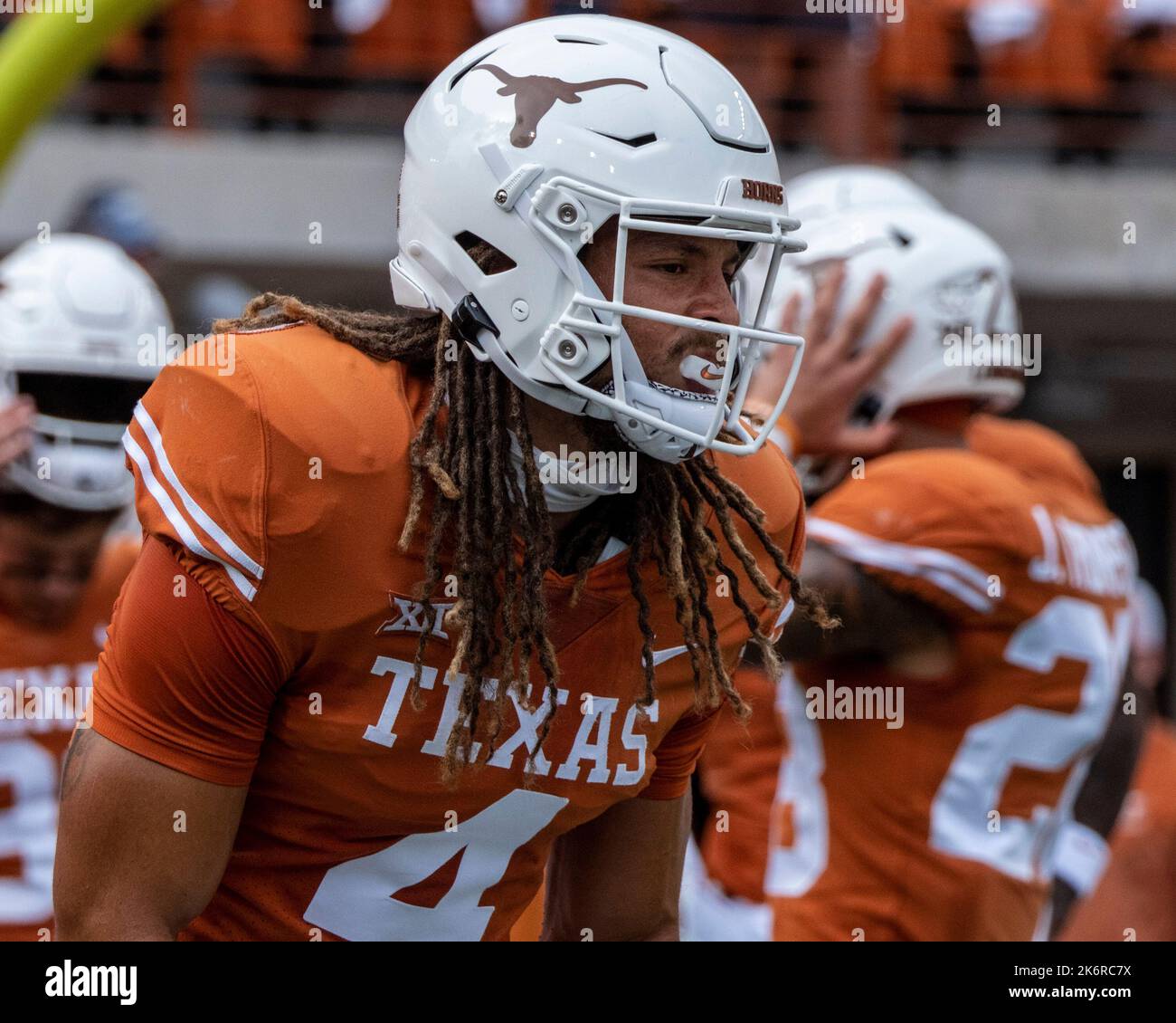 October 15, 2022. WR-H Jordan Whittington # 4 of the Texas Longhorns warming up before the game vs the Iowa State Cyclones at DKR-Memorial Stadium. Credit: Cal Sport Media/Alamy Live News Stock Photo