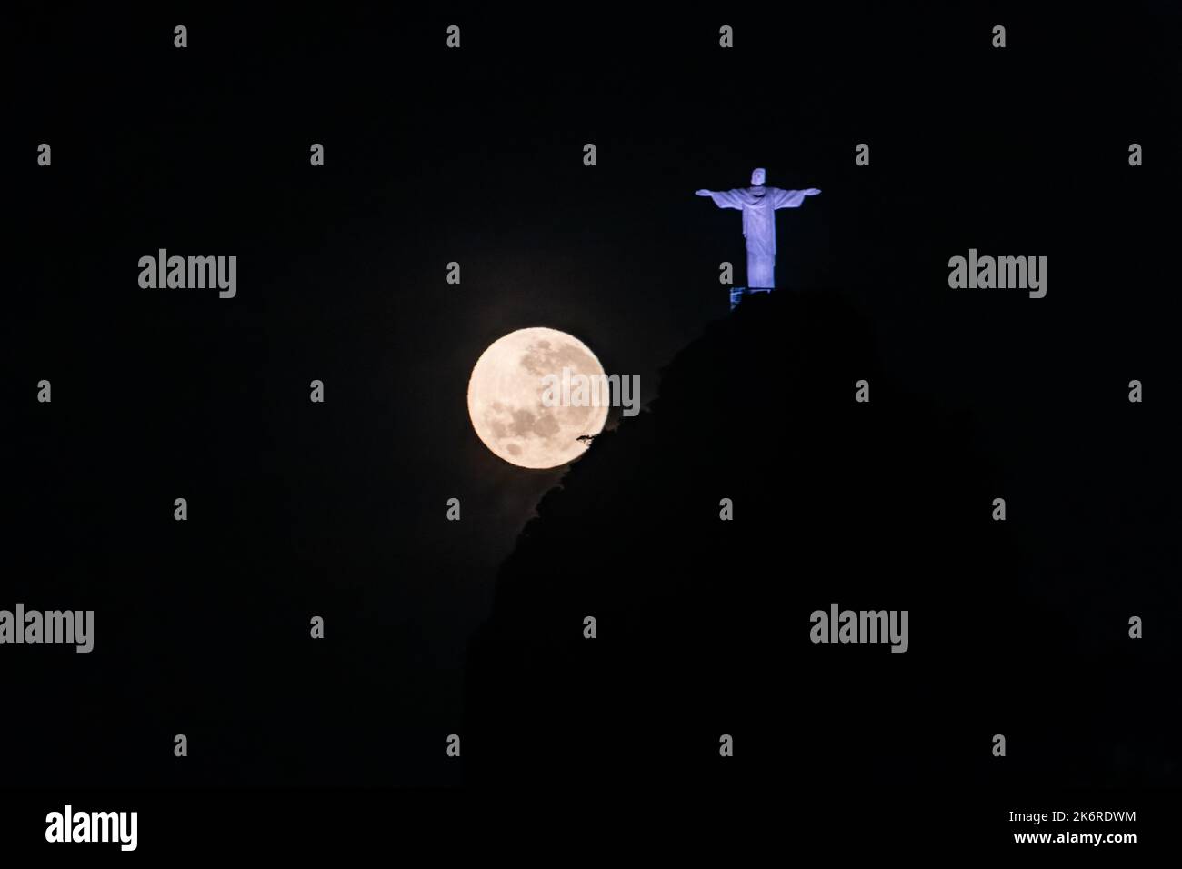 christ the redeemer moon