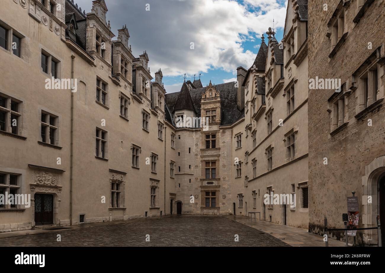 Inner courtyard of the castle of Pau, in Bearn, in New Aquitaine, France Stock Photo