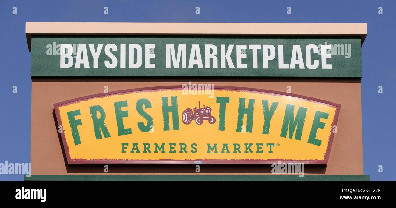 Sign for Fresh Thyme Farmers Market and grocery store at Bayside Marketplace, Green Bay, Wisconsin. Stock Photo