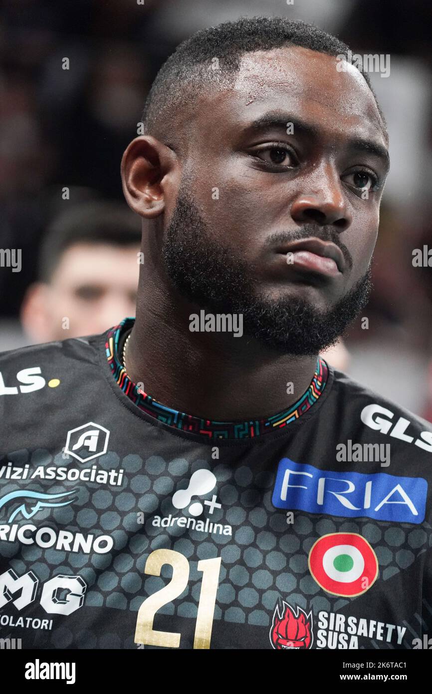 Perugia, Italy. 15th Oct, 2022. cardenas morales julio cesar (n.21 sir  safety susa perugia) during Sir Safety Susa Perugia vs WithU Verona,  Volleyball Italian Serie A Men Superleague Championship in Perugia, Italy,, image size:866x1390